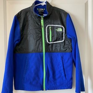 Boy’s North Face zip up jacket Size Youth M 10/12